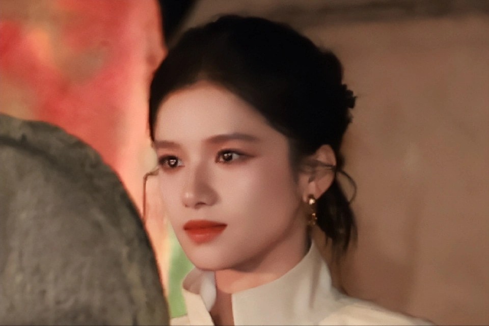 60岁的李修平和61岁的李瑞英退休后差距大,一个浓妆难掩老气,一个淡妆越来越美