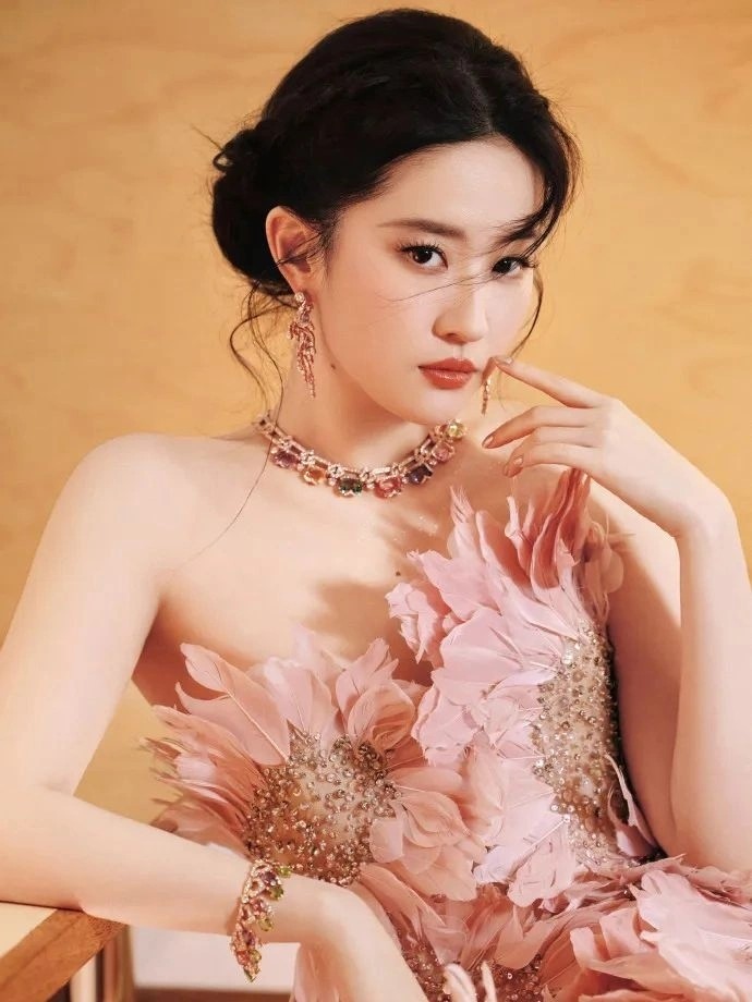 业务“开花”、市值坍缩,奈雪仍在等春天