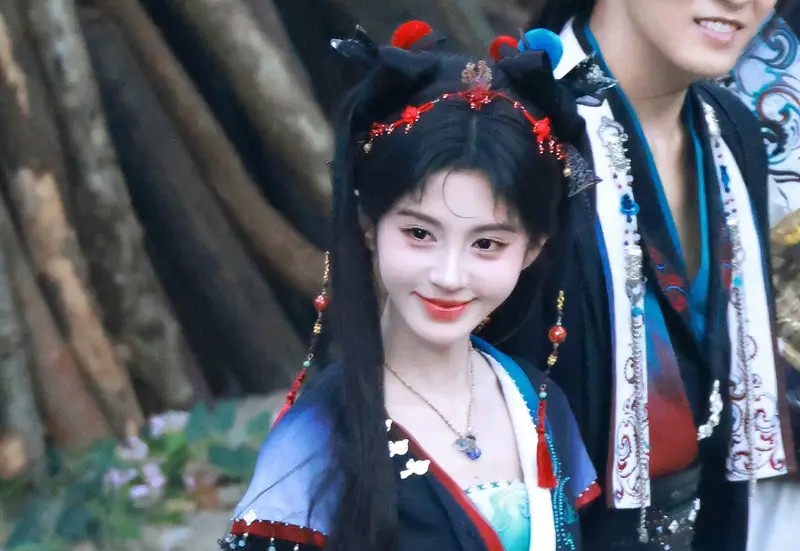 曝 86 岁范曾被小 50 岁娇妻背刺!出轨继子,并伙同情人倒卖 20 亿画作