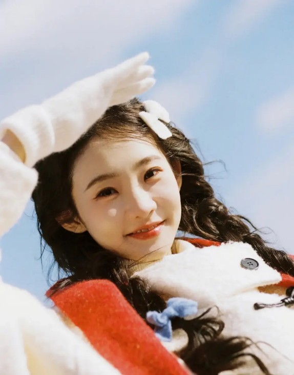 邓莎首谈离婚后财产分配问题，自认有骨气不想要路行的钱，罕见谈女儿，律师：这招太绝了！