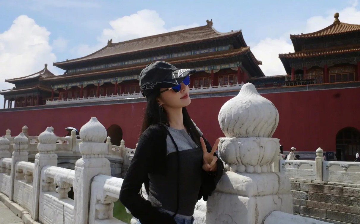 香港女歌手王灝儿首揭分手真相，拒背拜金恶名，靠事业撑过最低谷