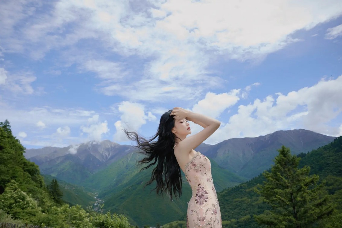 血扑！斯皮尔伯格《揭秘日》内地票房惨败，被两部国产片全方位碾压